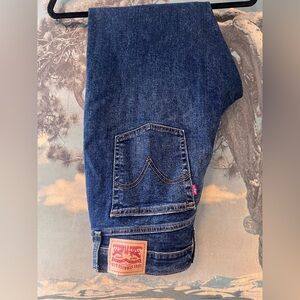 Levi's Wedgie Straight Jeans